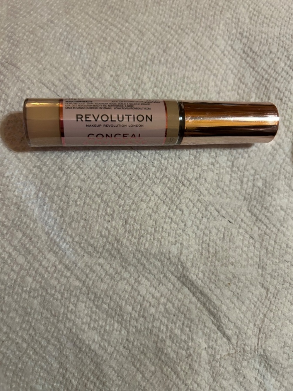 Concealer - Picture 3 of 4